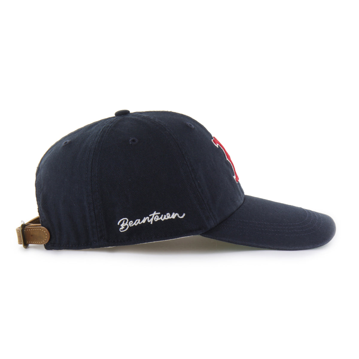 Gorra Boston Red Sox '47 Clean Up Long Visor azul marino, visera larga curva, bordado Chain Side Stitch en lateral, logo Red Sox al frente, emblema '47 en lateral izquierdo