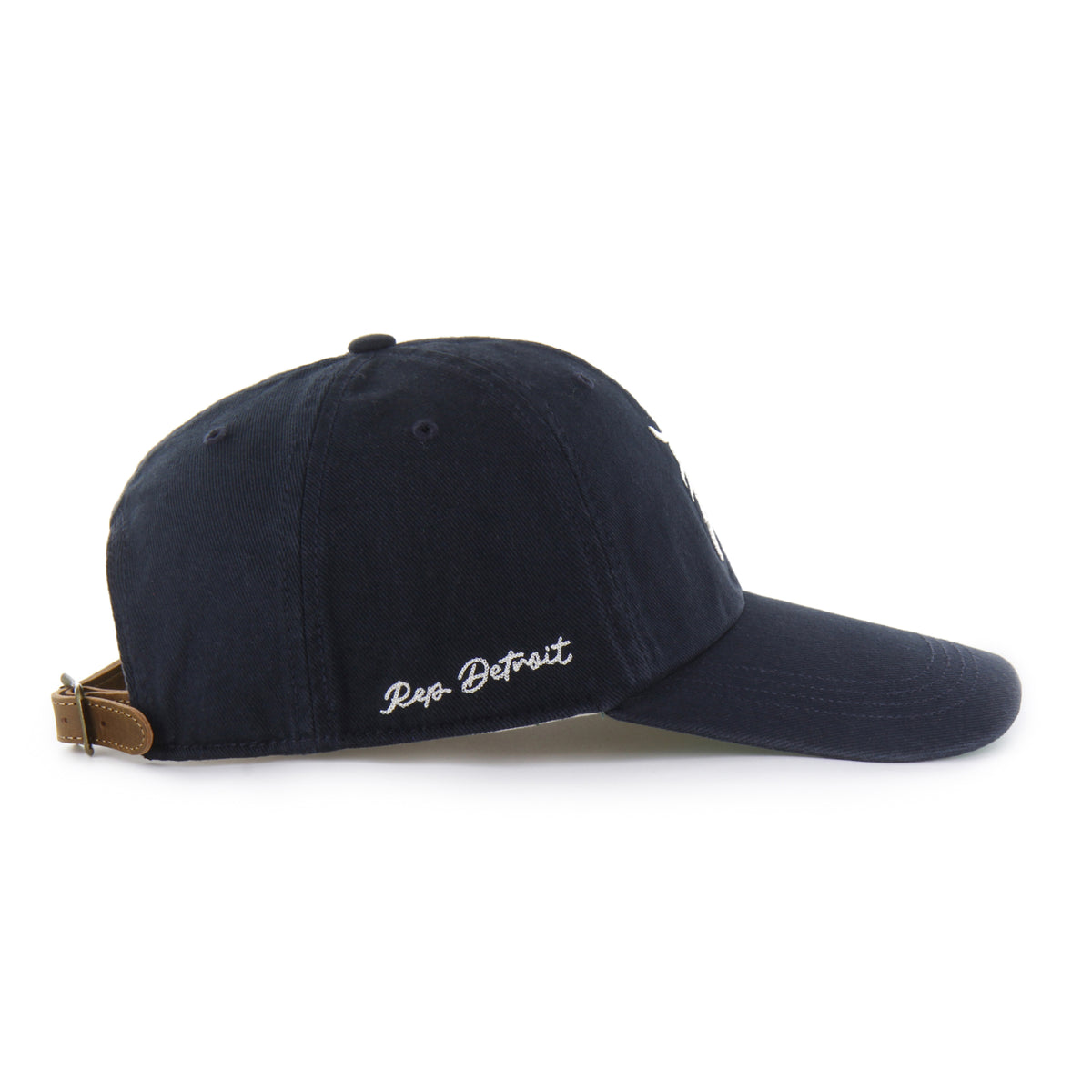 Gorra Detroit Tigers '47 Clean Up Long Visor azul marino, visera larga curva, bordado Chain Side Stitch en lateral, logo Tigers al frente, emblema '47 en lateral izquierdo