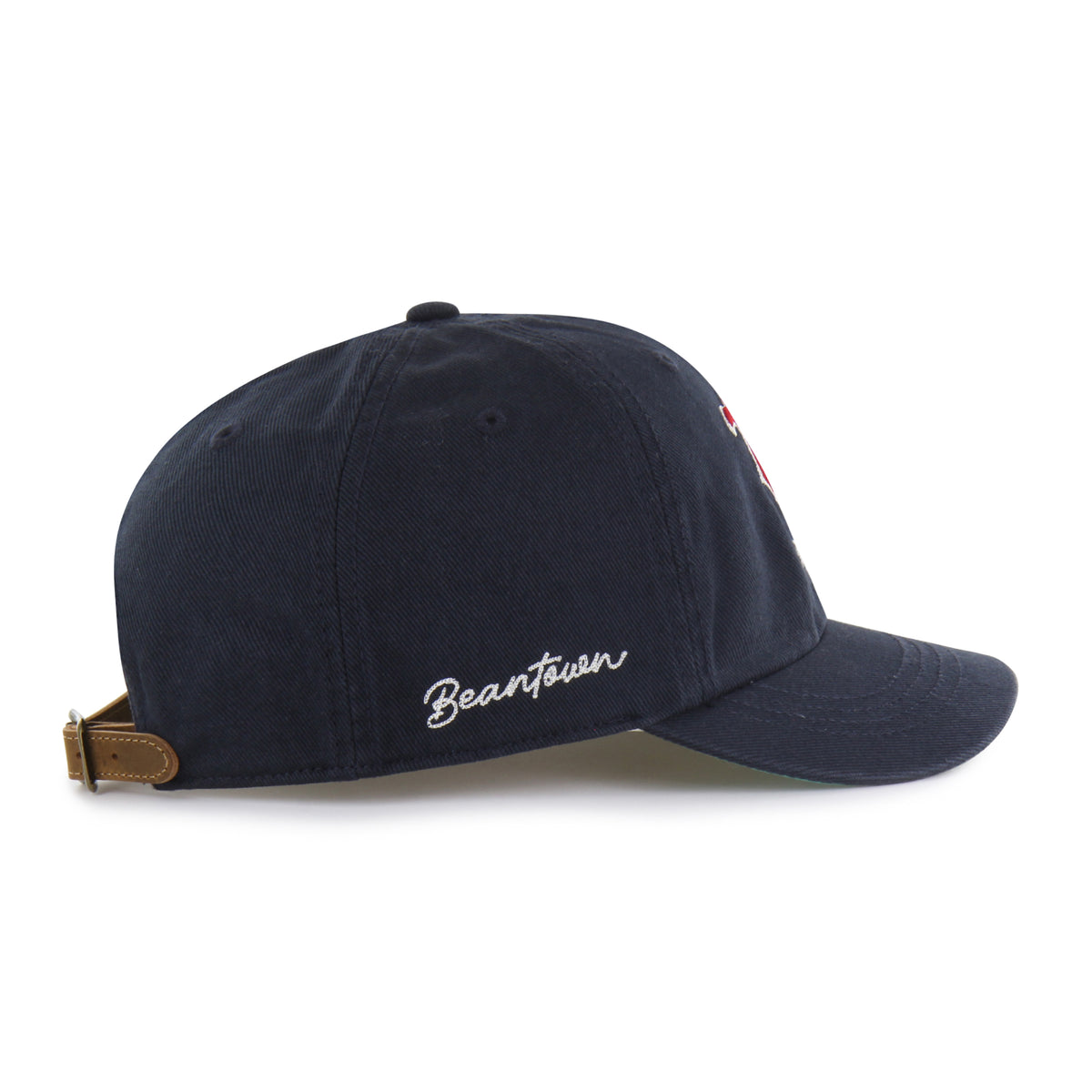 Gorra Boston Red Sox '47 Clean Up Short Visor azul marino, visera corta curva, bordado Chain Side Stitch en lateral, logo Red Sox al frente, emblema '47 en lateral izquierdo