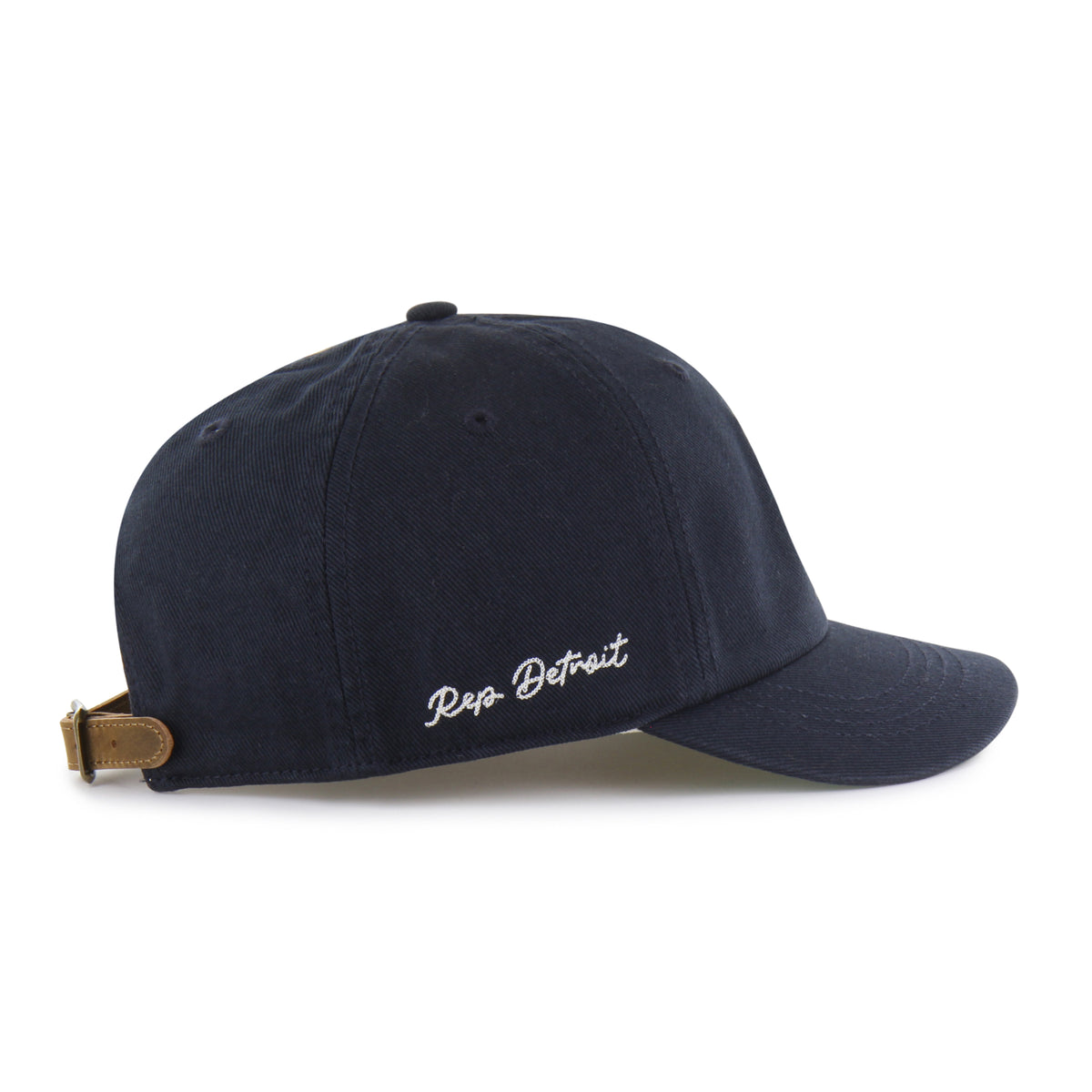 Gorra Detroit Tigers '47 Clean Up Short Visor azul marino, visera corta curva, bordado Chain Side Stitch en lateral, logo Tigers al frente, emblema '47 en lateral izquierdo