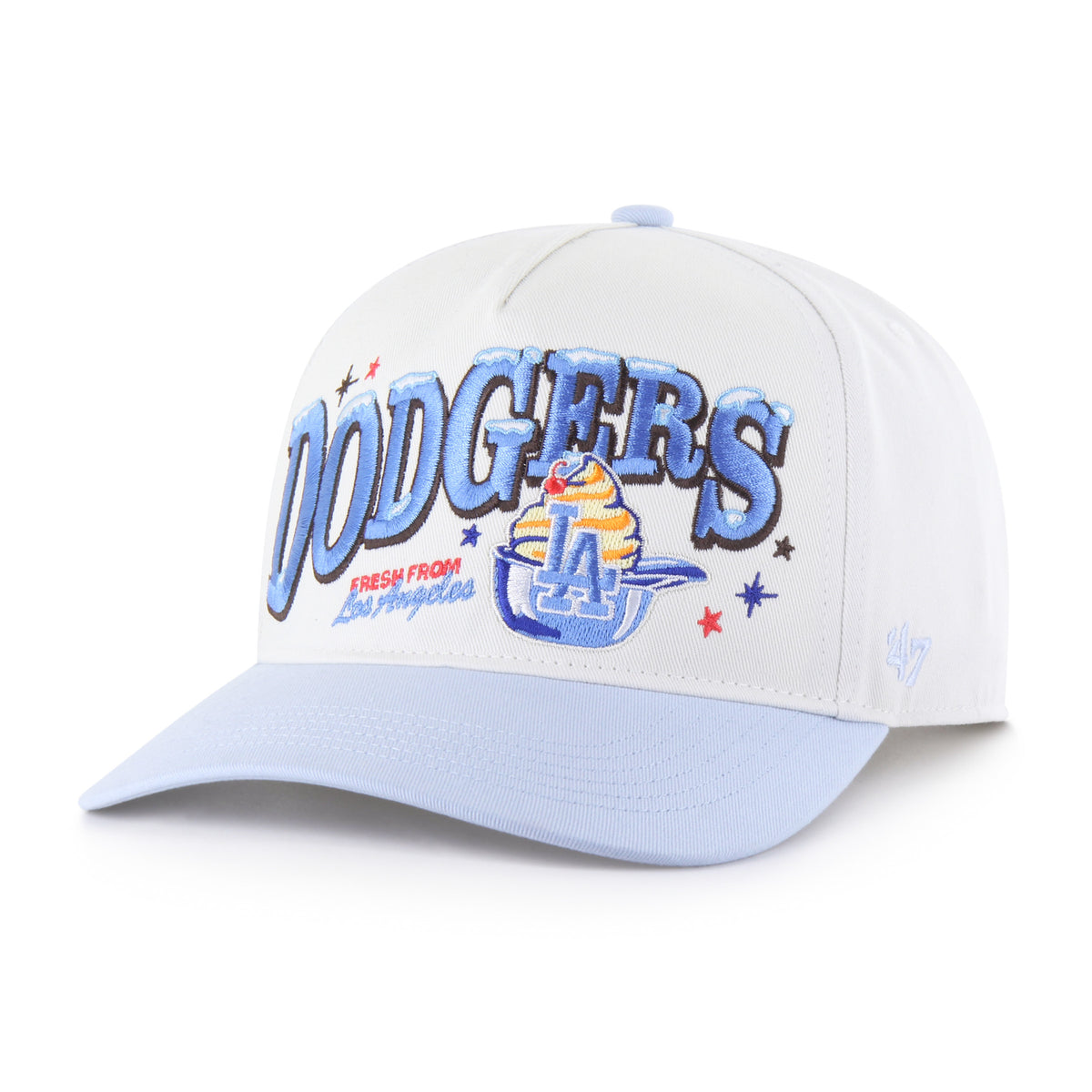 Los Angeles Dodgers MLB Ice Cream ’47 Hitch RF color Beige, corona beige claro y visera azul claro semicurva, bordado frontal DODGERS azul con detalles de helado, casco azul con helado amarillo y logo LA azul claro, inscripción FRESH FROM Los Angeles, emblema ’47 azul claro lateral y ajuste snapback.