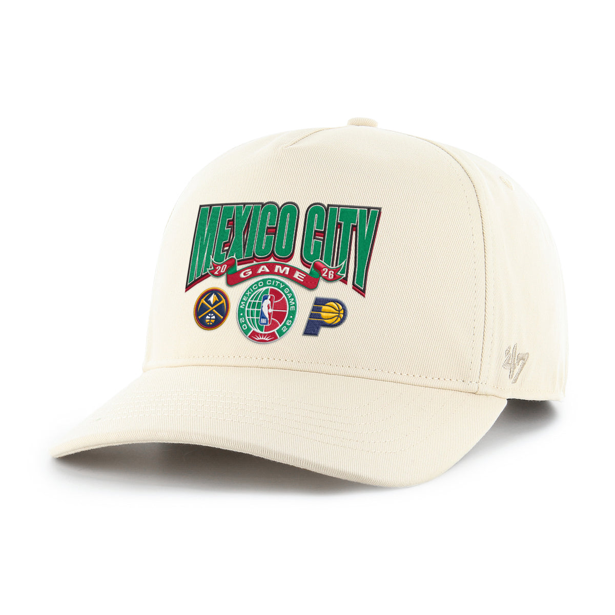 NBA Mexico City Game 2026 ’47 Hitch color Natural en tono beige claro, visera semicurva, bordado frontal MEXICO CITY en verde con cinta roja GAME y año 2026, logos de Denver Nuggets e Indiana Pacers y emblema circular del evento, parche del evento en el lateral derecho, emblema ’47 en tono claro en el lateral izquierdo y ajuste snapback.