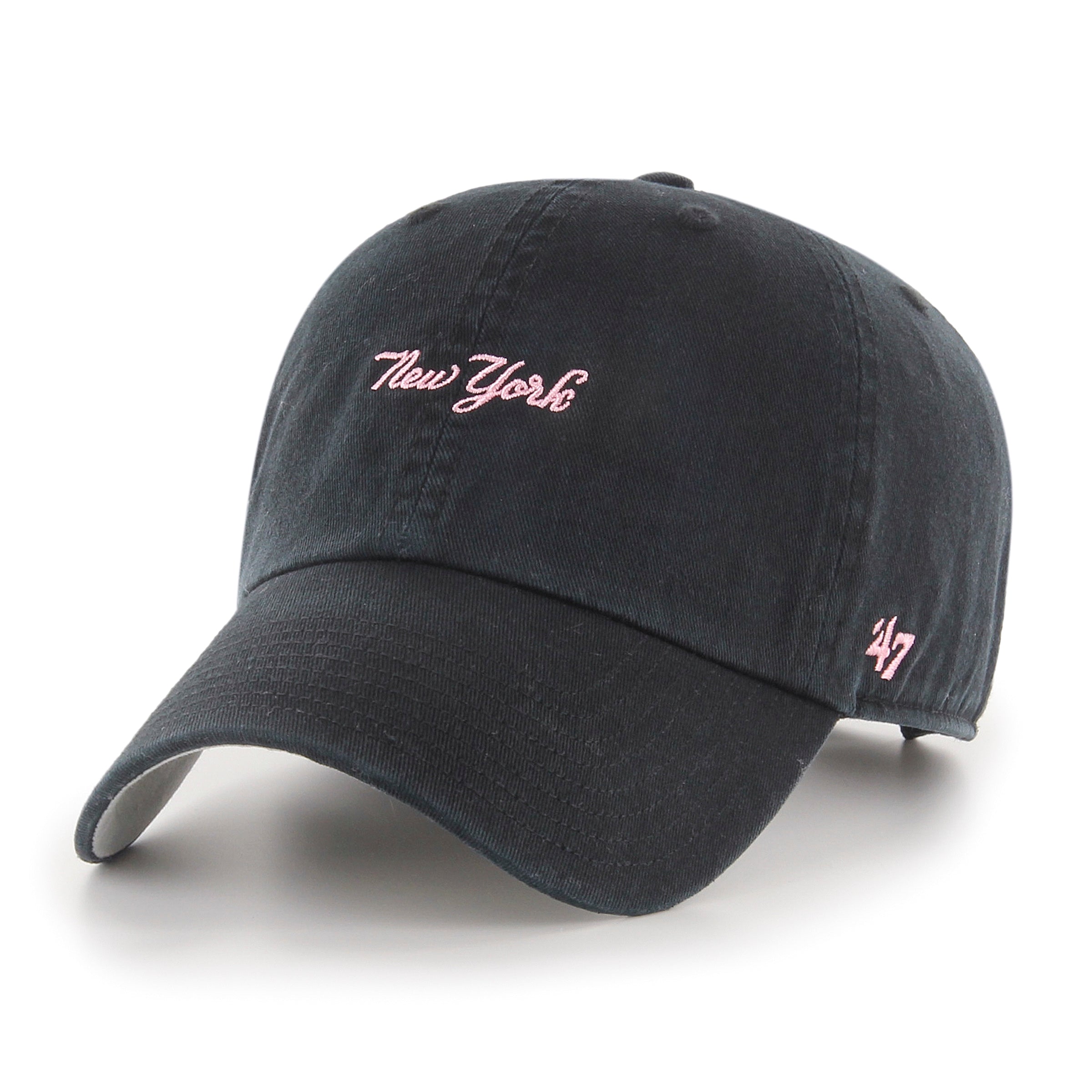 Gorra '47 Clean Up New York Yankees MLB Base Runner Script en algodón negro, visera curva sin estructura con logo script monochrome de los Yankees bordado al frente y emblema '47 en rosa en el lateral, cierre strapback ajustable