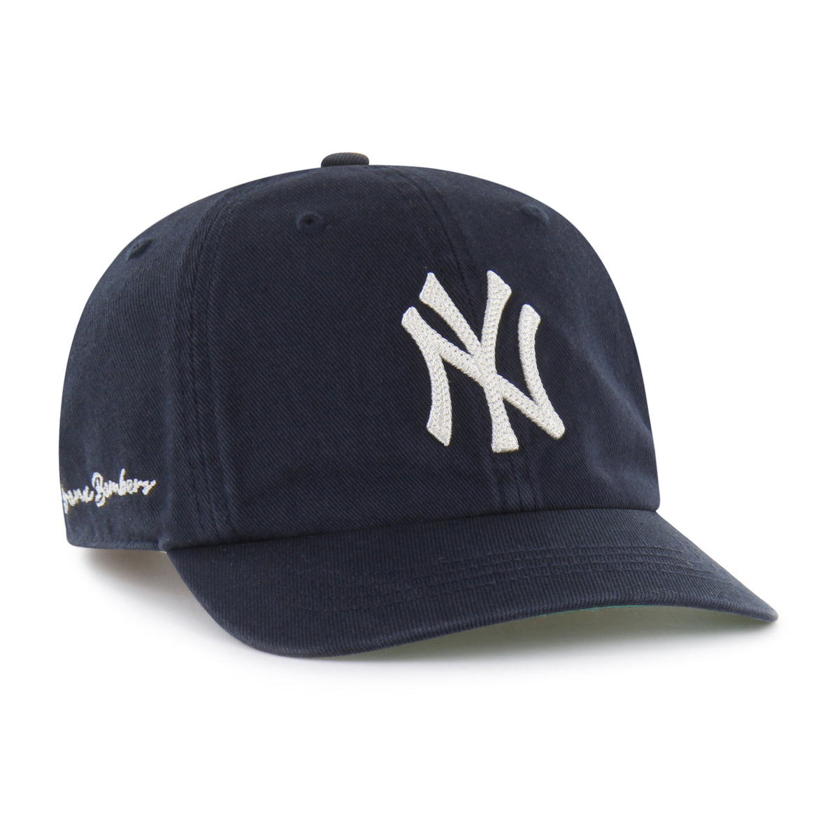 Gorra New York Yankees '47 Clean Up Short Visor azul marino, visera corta curva, logo Yankees bordado al frente, emblema '47 en lateral izquierdo