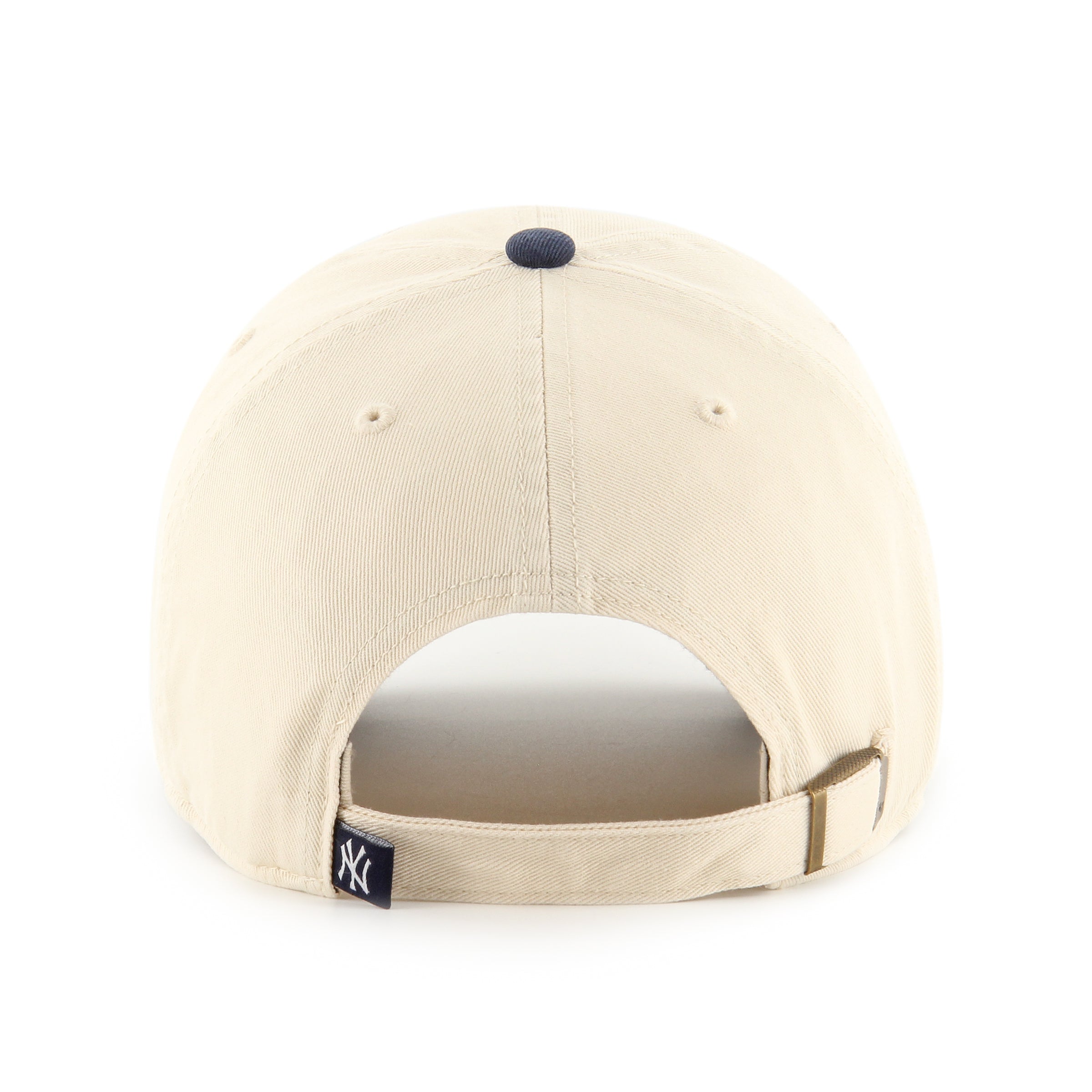 Gorra '47 Clean Up Two Tone de New York Yankees en color natural y azul marino algodón curva sin estructura con strapback ajustable y logo bordado MLB al frente