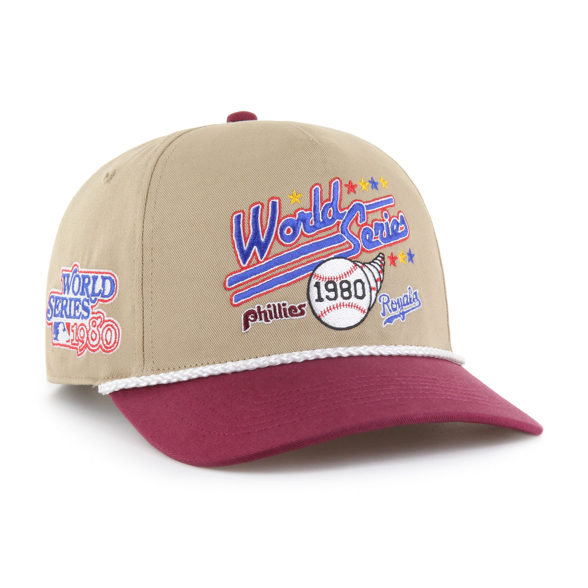 MLB World Series Rivalry Phillies vs Royals ’47 Hitch color Caqui 80, corona caqui y visera vino semicurva con cordón blanco, bordado World Series con pelota 1980, nombres Phillies y Royals y estrellas multicolor al frente, emblema World Series 1980 lateral derecho, emblema ’47 blanco lateral izquierdo y ajuste snapback.
