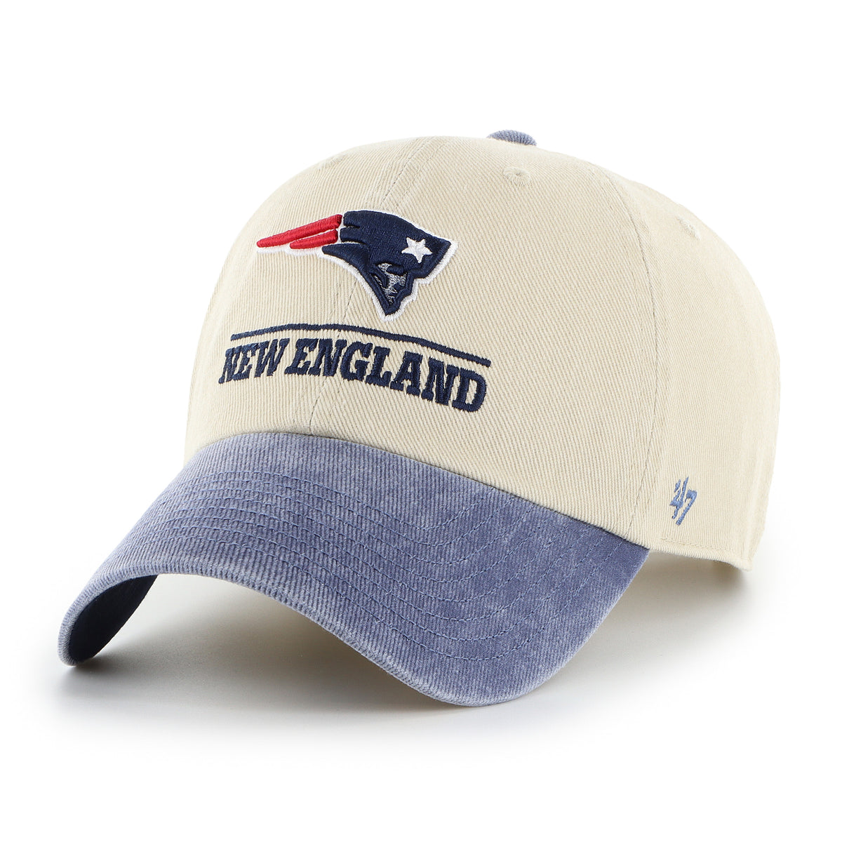 Gorra '47 Clean Up New England Patriots NFL Logo Line Two Tone color Beige en algodón, logo y nombre Patriots bordado al frente y strapback ajustable