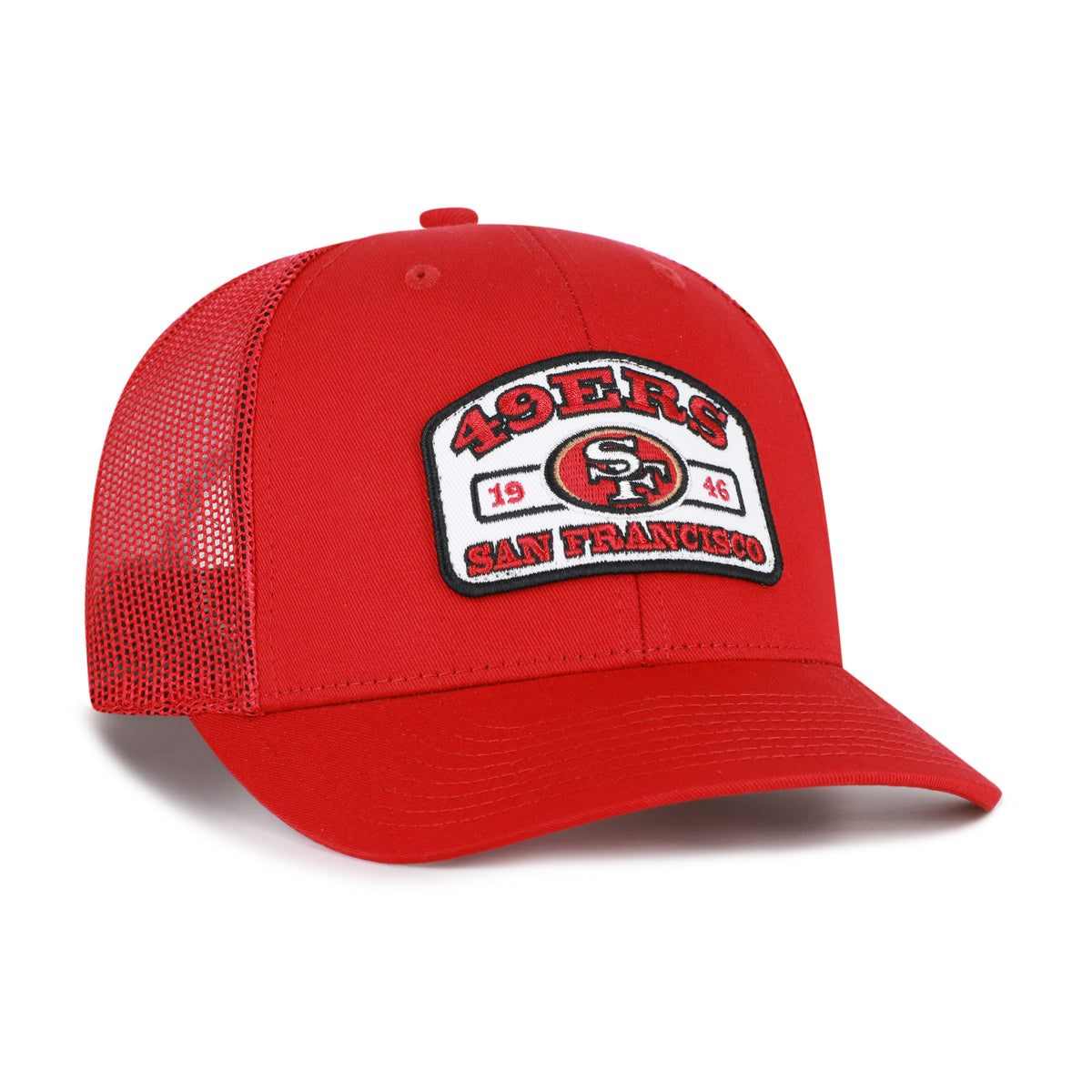 San Francisco 49ers NFL Roadway Strap ’47 Trucker color Rojo, frente y malla rojos, visera roja semicurva, parche blanco con borde negro, logo SF e inscripciones 49ERS y SAN FRANCISCO al frente, emblema ’47 blanco lateral y cierre trasero ajustable de velcro.