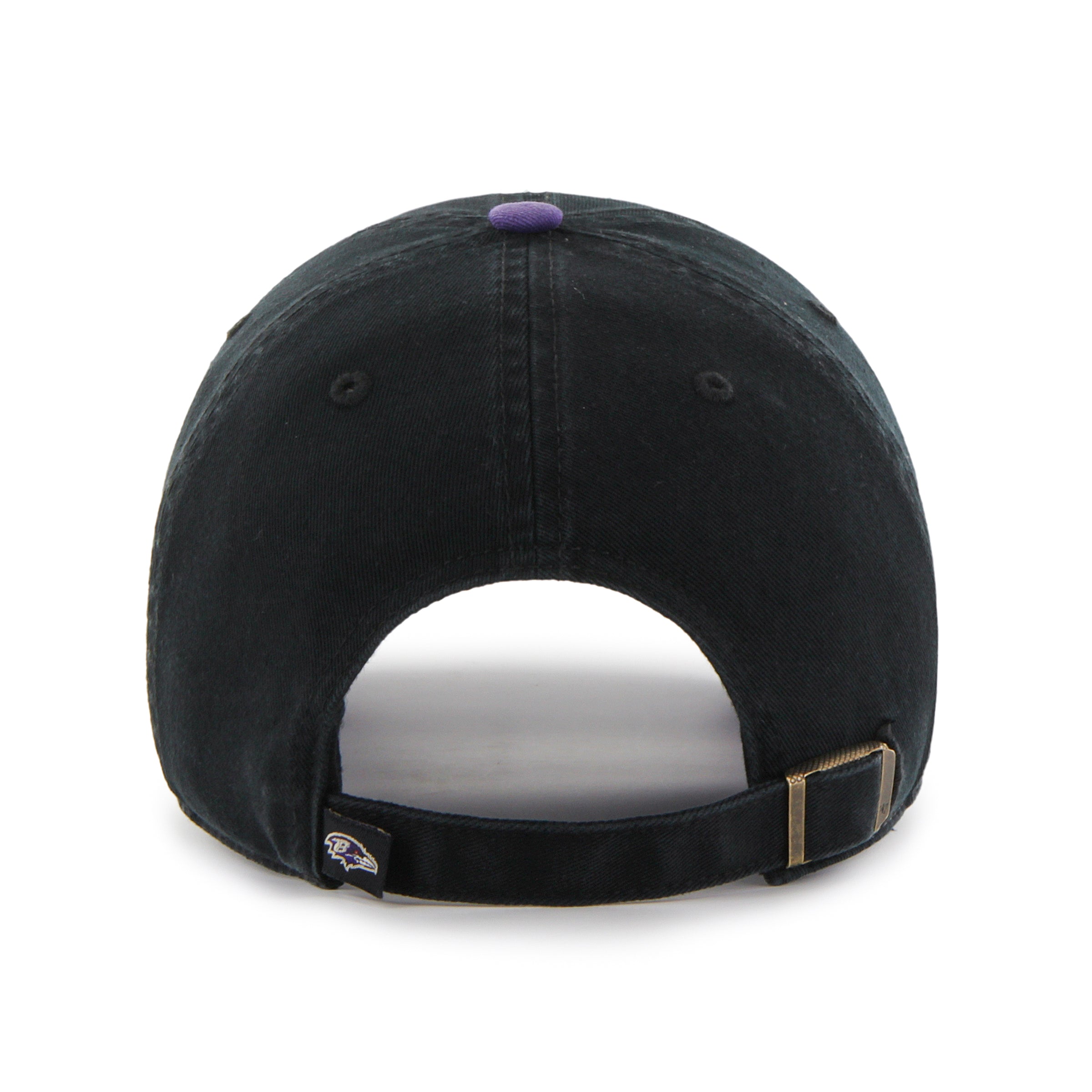 Gorra '47 Clean Up Baltimore Ravens NFL Two Tone en algodón negro, visera curva sin estructura con logo bordado de los Ravens al frente y emblema '47 en el lateral, cierre strapback ajustable